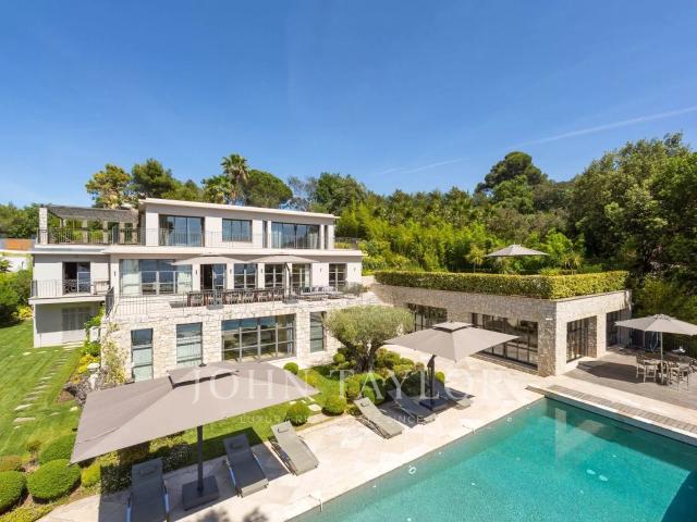 Hauteurs de Cannes Splendide Villa avec Vue Mer de Rêve 570m² Cannes