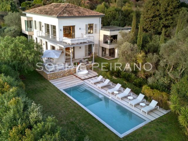 Hauteurs De Cannes Villa Contemporaine Vue Mer 400m² Cannes