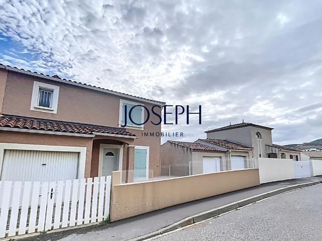 HAUTS DE NARBONNE Très agréable maison T4 mitoyenne de 87 m2 climatisée, avec terrasse, jardin, et garage