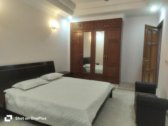 Hauz Khas Enclave, Hauz Khas 3 Bedroom 210 Sq. Ft. Builder Floor in Hauz Khas Enclave Delhi Listing ID: #10393