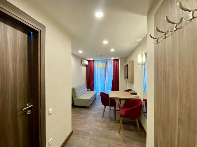 Hauz Khas, South Delhi 4 Bedroom 150 Sq. Yd. Villa in Hauz Khas Delhi Listing ID: #10086