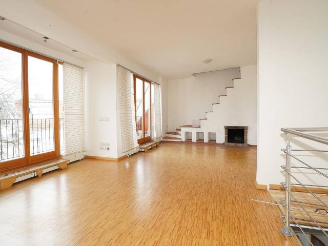 Hauptstadtmakler Bezugsfreie Dachgeschosswohnung in Top Lage