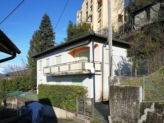 Haus mit 2 Wohnungen zum Renovieren / 2 Familienhaus zum Renovieren