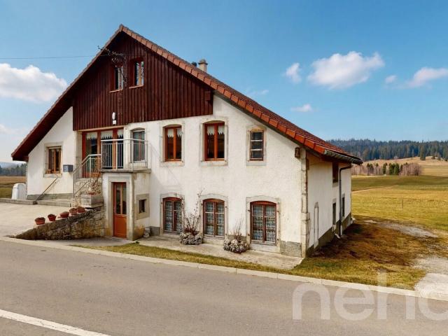 Haus mit 380 m² mit Bergblick und hohem Ertragspotenzial
