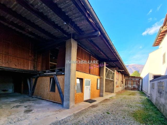 HAUS MIT 3 FERIENWOHNUNGEN + Bauprojekt Loftwohnungen / Arbeiten / Gal | dreamo. Ch