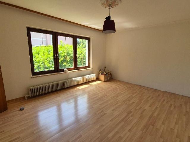 HAUS MIT 3 WOHNEINHEITEN IN ZENTRUMSNÄHE