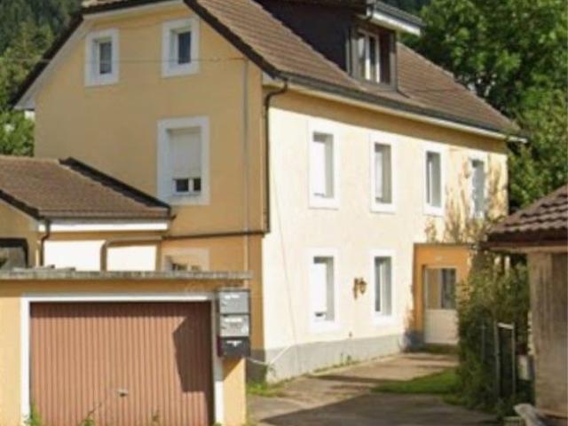 Haus mit zwei Wohnungen