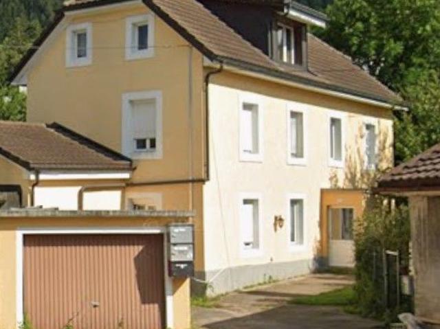 Haus mit zwei Wohnungen