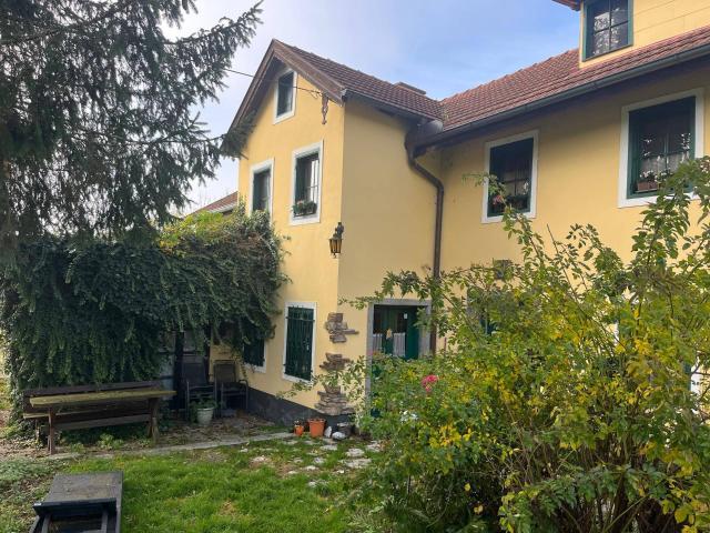 Haus mit Charme in idyllischer Lage revovierungsbedürftig