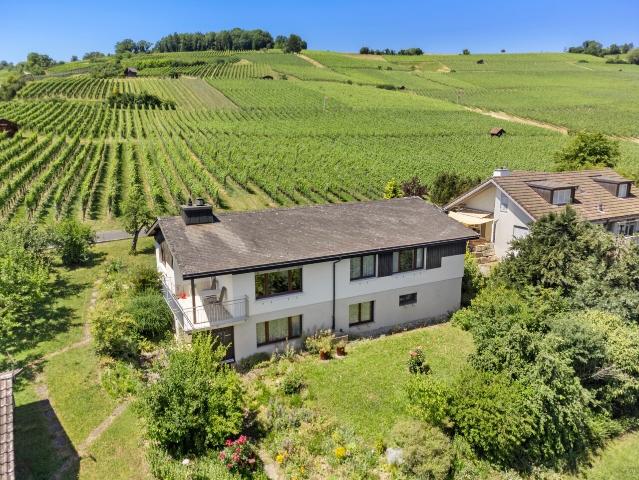 Haus mit grossem Garten und einmaliger Aussicht an Top Lage in Hallau