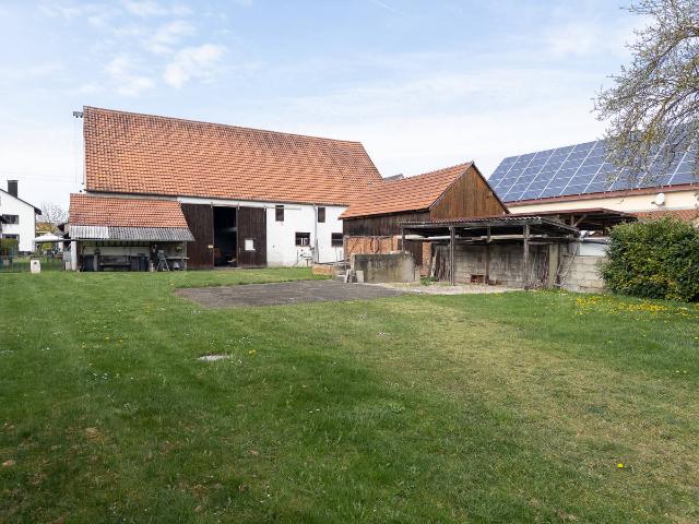 Haus mit großem Garten freut sich über neue Bewohner ! Frei ab sofort!