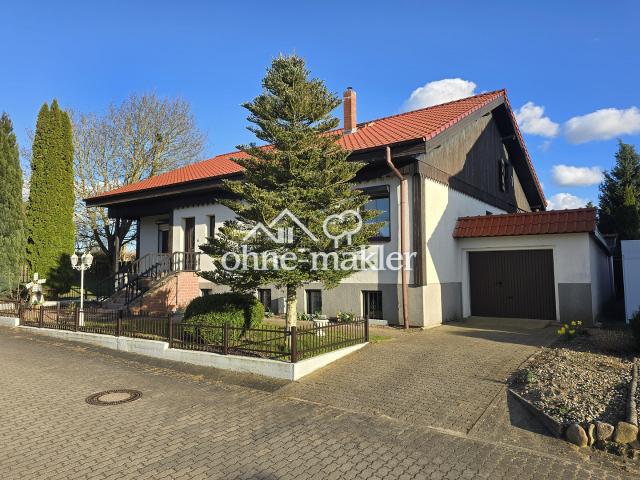 Haus mit großem Wintergarten, 2 Garagen, OHNE PROVISION