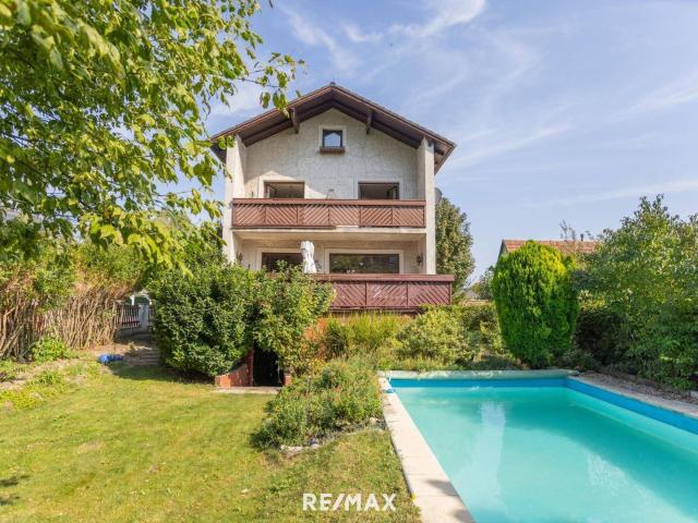 Haus mit Pool in Essling