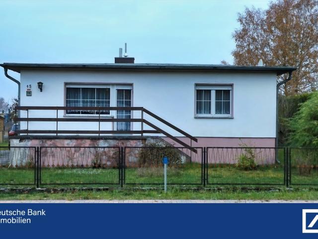 Haus mit Substanz teilsanierter Bungalow mit Vollkeller, Nebengelass in Ruhlsdorf auf Erbbaupacht