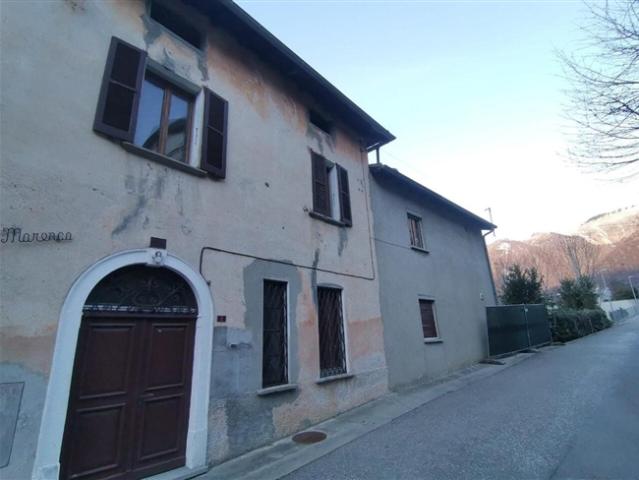 Haus auf 4 Ebenen mit Garten / 4 geschossiges Haus mit Garten