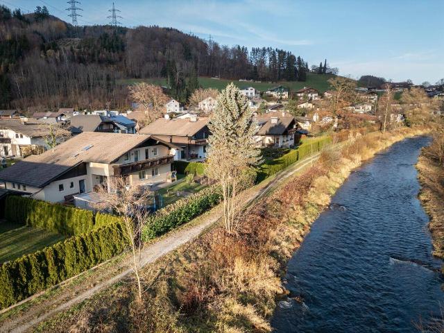 Haus am Wasser Einzigartiges Einfamilienhaus in Ruhelage