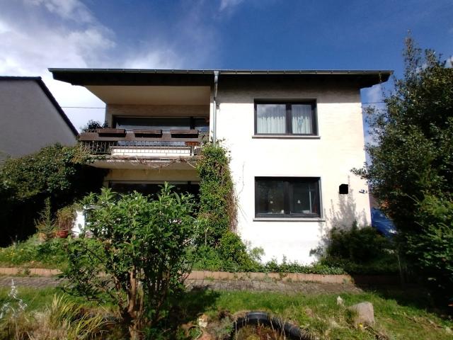 Haus der vielen Möglichkeiten: Ein oder Zweifamilienhaus oder getrennte Eigentumswohnungen