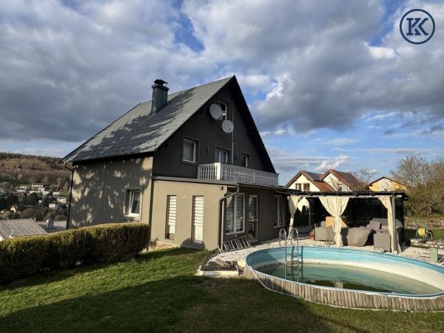 Vielseitiges Wohnhaus mit Garten, Pool & Ausblick ? Ruhelage in Eichgraben