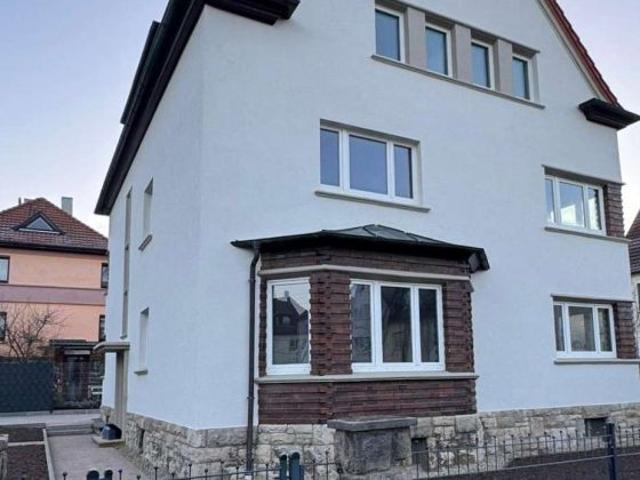 Haus im Haus – Großzügige Maisonettewohnung mit fünf Zimmern auf zwei Ebenen