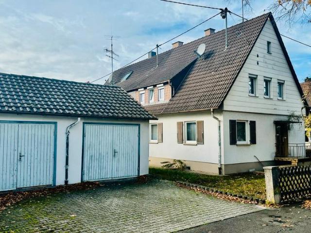 Haus in NürtingenBraike 2 Garagen, Garten, Keller, Dachboden