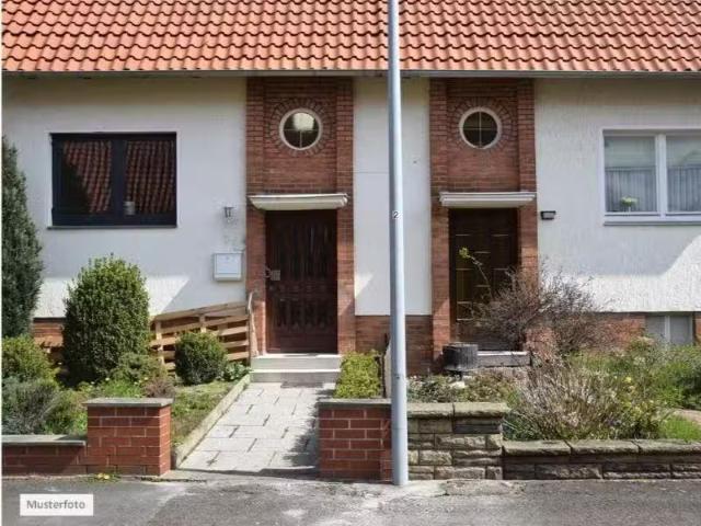 Haus kaufen Aholming Einfamilienhaus in 94527 Aholming, Damm.