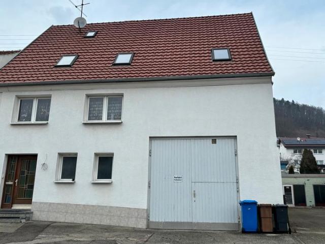 Haus Kernsaniert, 2 Wohneinheiten und große Scheune
