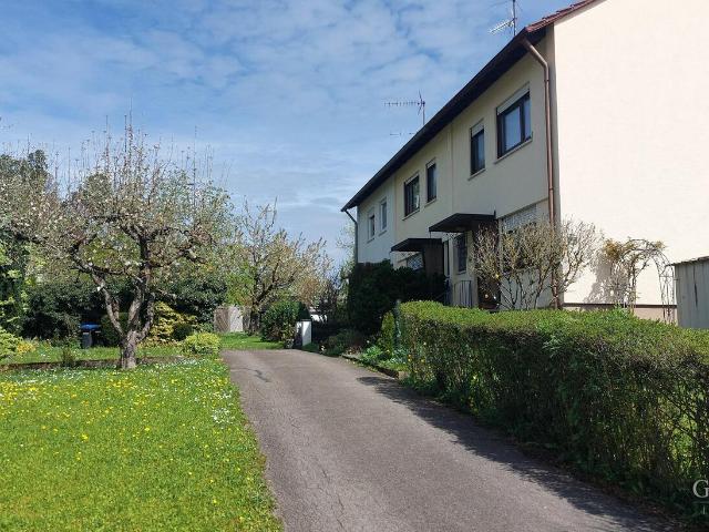 Haus sucht glückliche Eigentümer! Wintergarten, Einbauküche, Balkon, Garten und Garage
