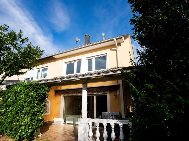 Haus zum Kaufen in Bornheim Uedorf 585.000,00 EUR 180 m²