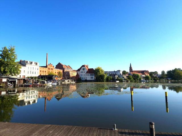 Haus zum Kaufen in Brandenburg 1.155.000,00 EUR 898 m²