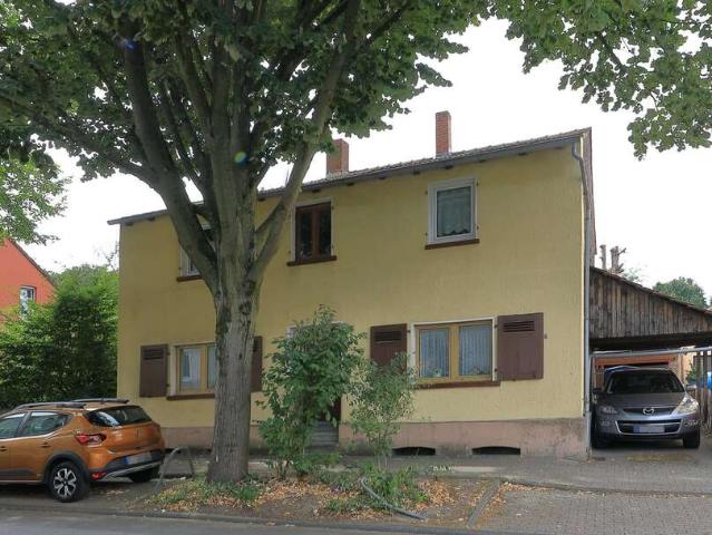 Haus zum Kaufen in Essen 270.000,00 EUR 146.99 m²