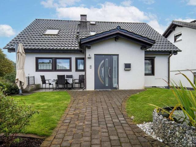 Haus zum Kaufen in Finnentrop 389.000,00 EUR 176 m²