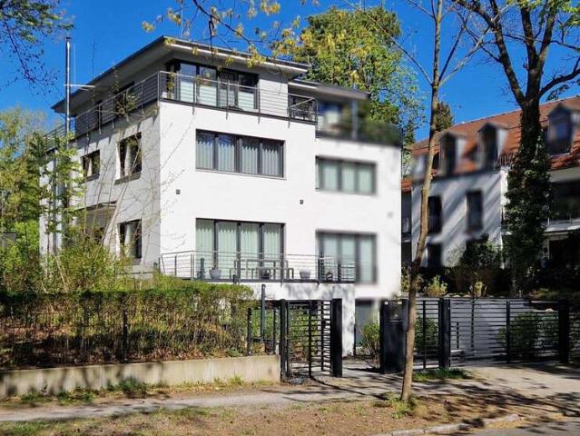 Haus zum Kaufen in Kleinmachnow 1.265.000,00 EUR 197 m²
