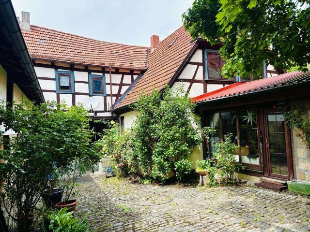 Haus zum Kaufen in Hofheim 340.000,00 EUR 280 m²