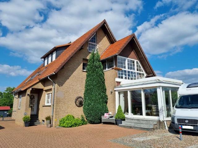 Haus zum Kaufen in Hille 449.000,00 EUR 310 m²