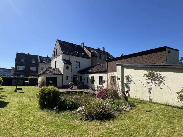Haus zum Kaufen in Oberhausen 389.000,00 EUR 211.43 m²