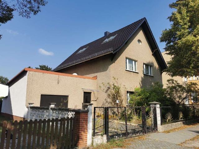 Haus zum Kaufen in Oranienburg 320.000,00 EUR 208 m²