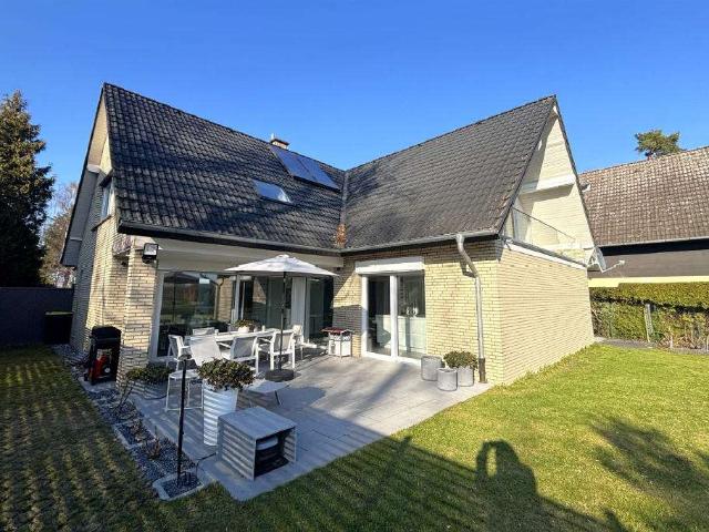 Haus zum Kaufen in Lage 650.000,00 EUR 249 m²