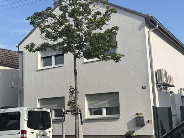 Haus zum Kaufen in Ludwigshafen am Rhein Rheingönheim 695.000,00 EUR 185 m²
