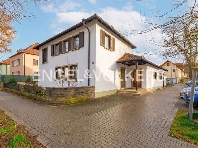 Haus zum Kaufen in Ludwigshafen am Rhein 495.000,00 EUR 215 m²