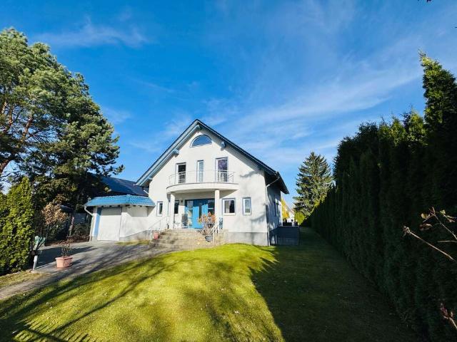 Haus zum Kaufen in Schönefeld 998.000,00 EUR 198.74 m²