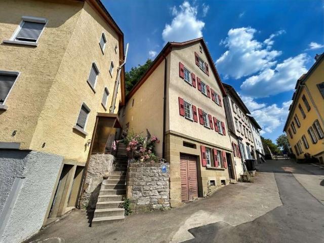 Haus zum Kaufen in Schwäbisch Hall 280.000,00 EUR 240.45 m²