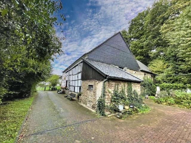 Haus zum Kaufen in Sprockhövel 441.000,00 EUR 235.7 m²