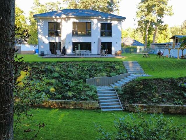 Haus zum Kaufen in Stahnsdorf 1.125.000,00 EUR 187.82 m²