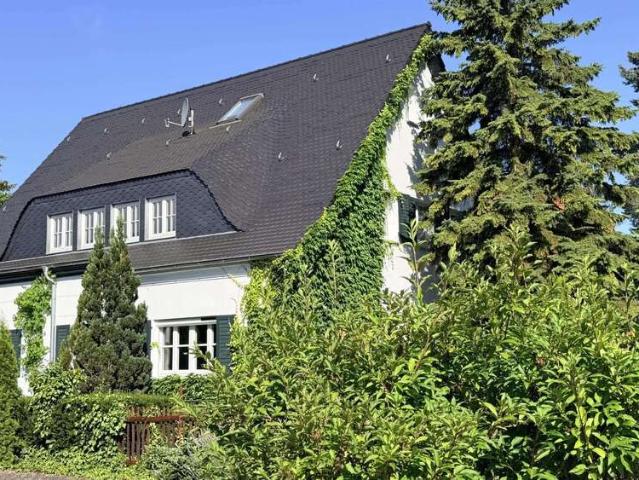 Haus zum Kaufen in Stahnsdorf 1.450.000,00 EUR 307 m²