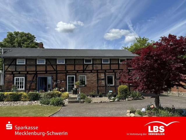 Haus zum Kaufen in Stralendorf 265.000,00 EUR 212 m²
