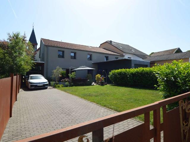 Haus zum Kaufen in Perl 735.000,00 EUR 338.19 m²