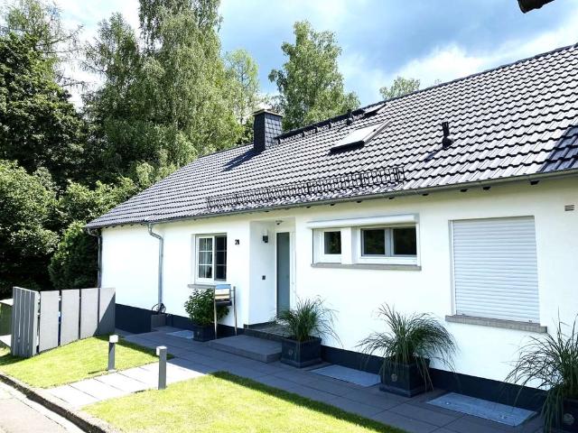 Haus zum Kaufen in Wetzlar 479.500,00 EUR 214.82 m²