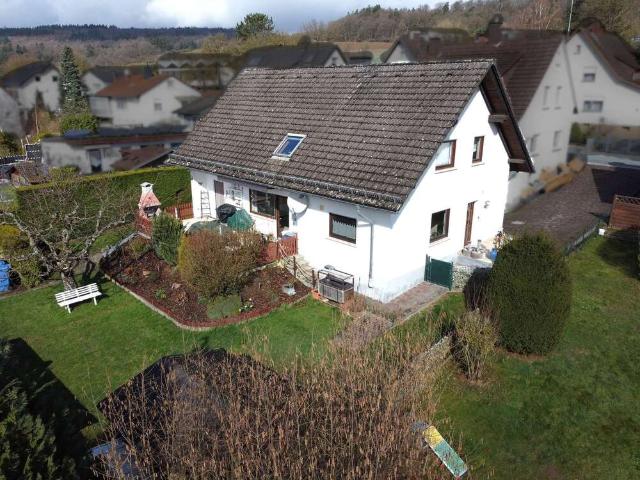 Haus zum Kaufen in Weilburg Odersbach 285.000,00 EUR 117 m²
