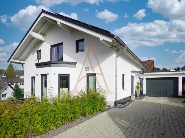 Haus zum Kaufen in Windeck 795.000,00 EUR 330 m²