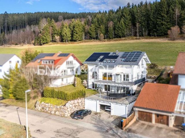 Haus zum Kaufen in Titisee Neustadt 890.000,00 EUR 204 m²